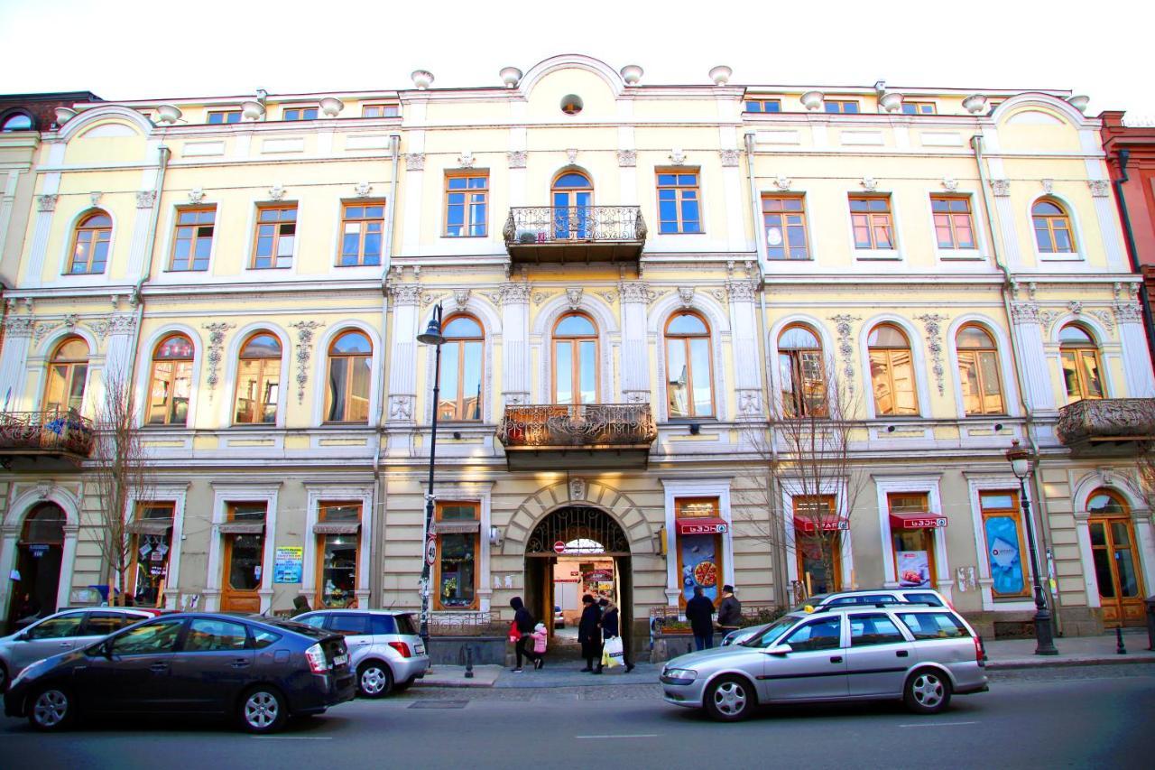 Family Apartments Tbilisi Buitenkant foto
